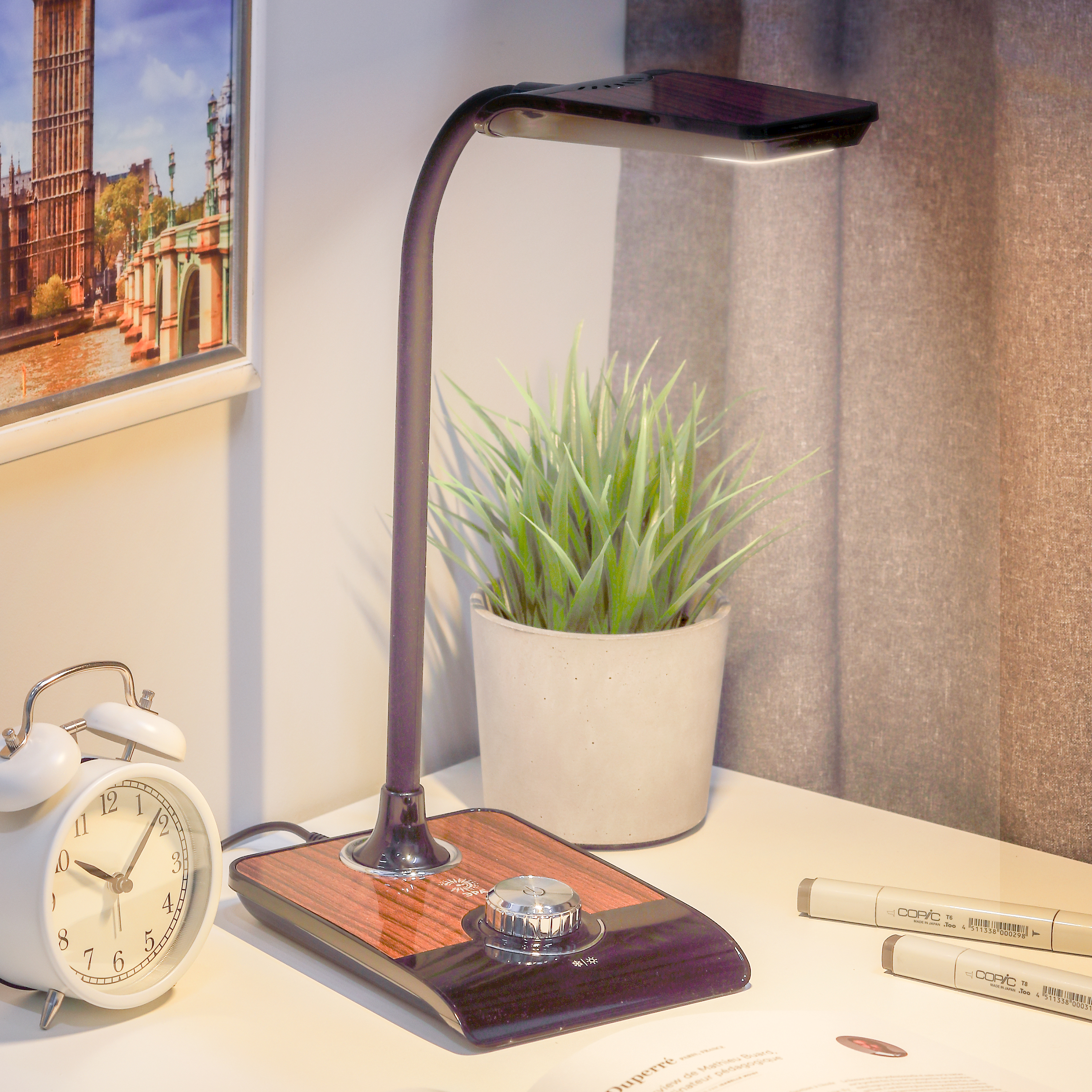 

Светильник Эра NLED-473-10W-BK черный с деревом 6/72