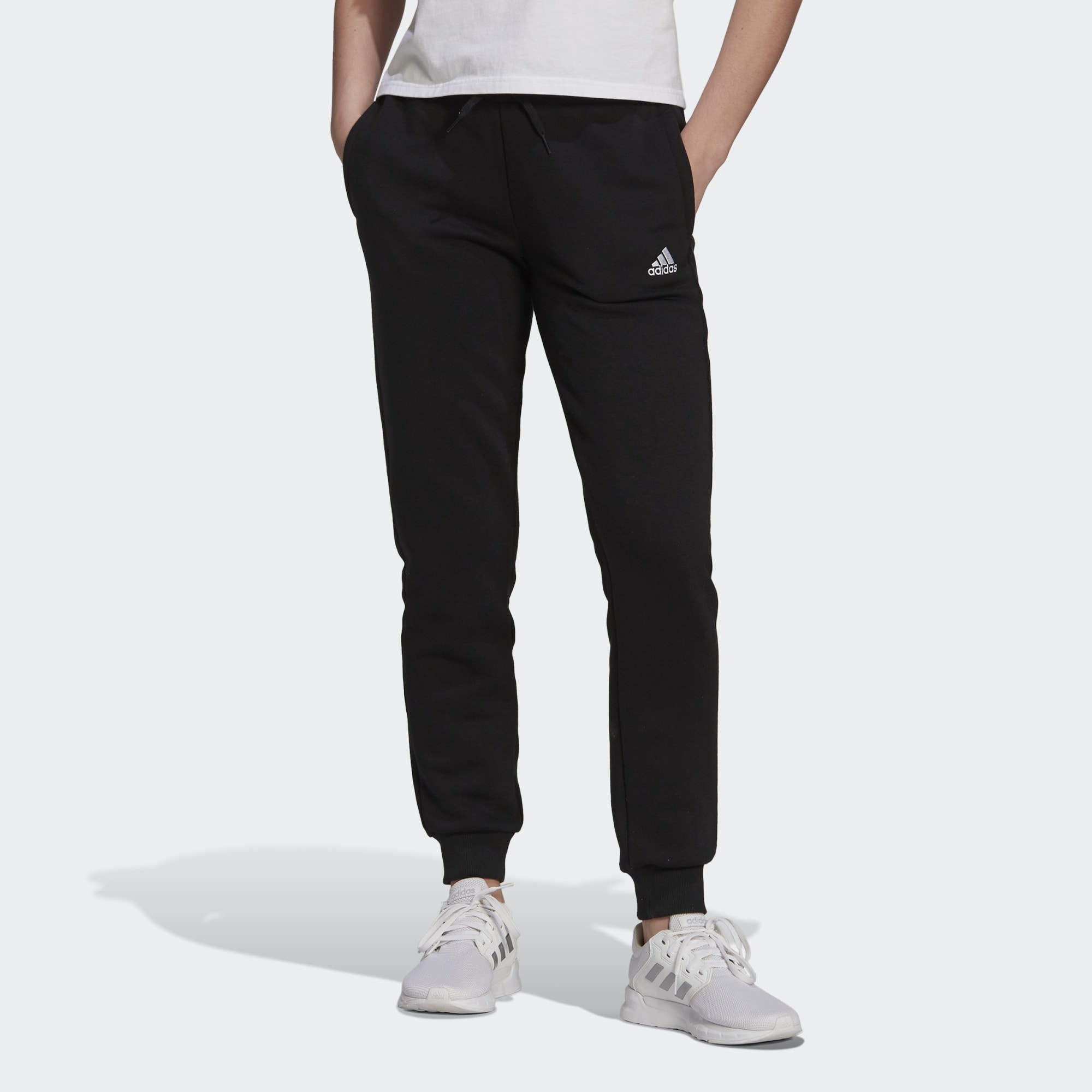 

Спортивные брюки женские Adidas GM5547 черные L, GM5547