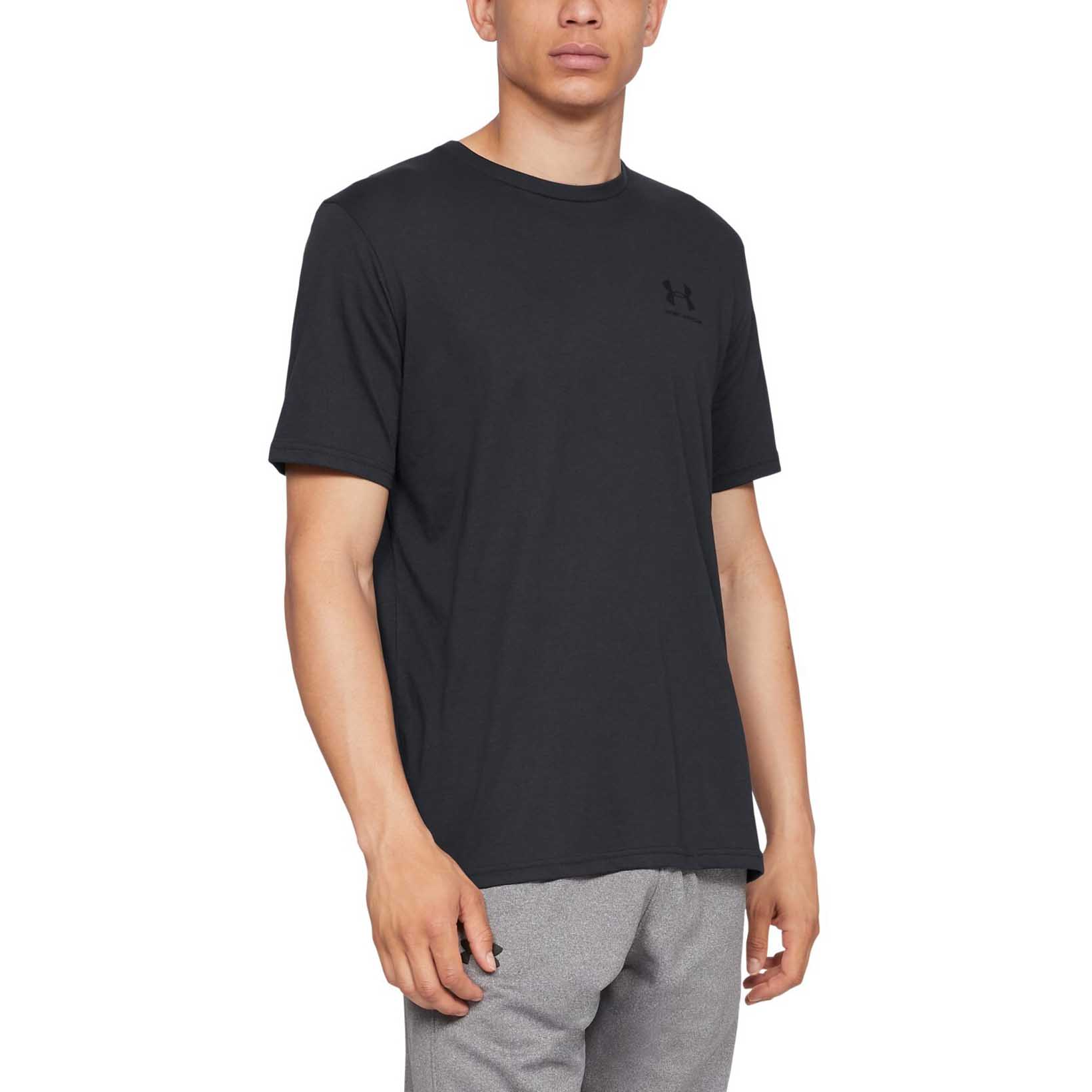 

Футболка мужская Under Armour 1326799 черная XS, Черный, 1326799