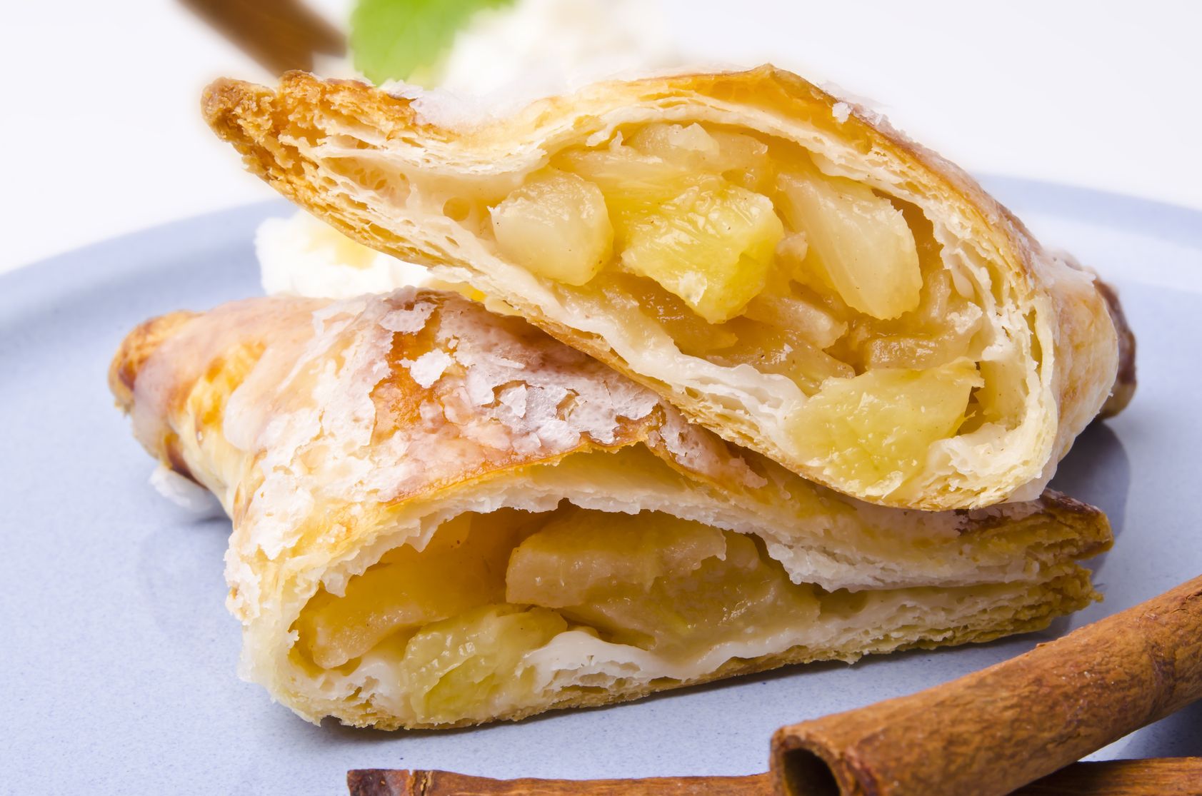 

Слойка Натурпродукт с яблоком 100 г