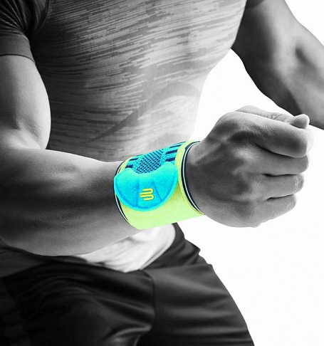 

Спортивный бандаж на запястье BAUERFEIND Wrist Strap голубой S-M, 11051503010607
