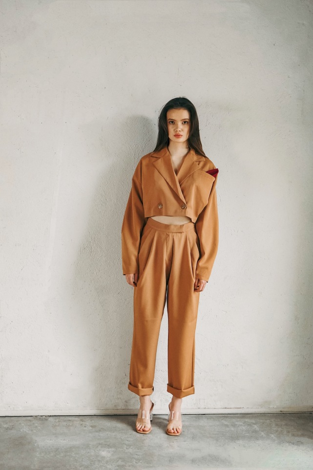

Брюки женские Lipinskaya Brand 118 бежевые S, 118