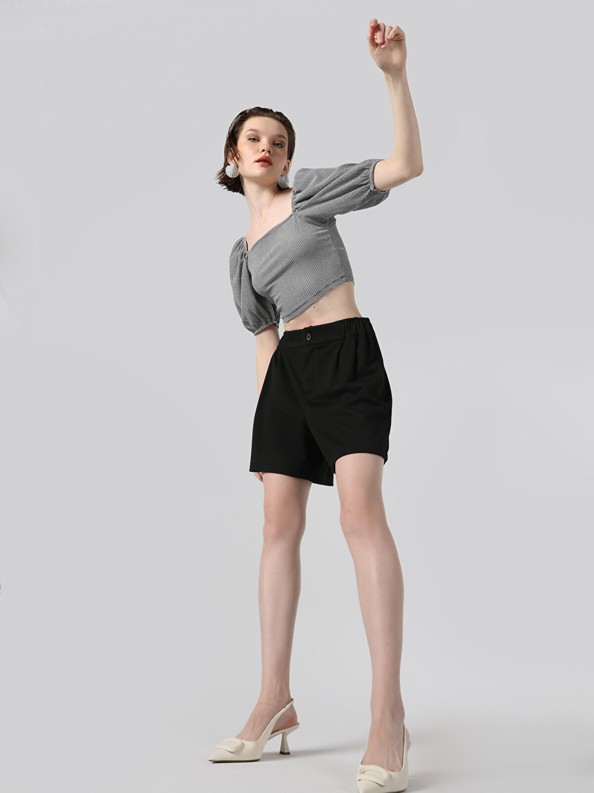 

Повседневные шорты женские COLIN'S CL1063769_Q1.V1 черные S, Черный, CL1063769_Q1.V1