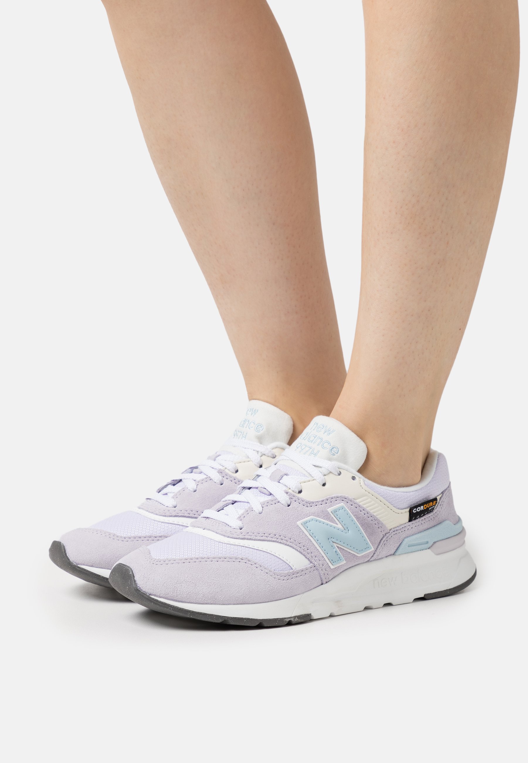 

Кроссовки женские New Balance Cw997 фиолетовые 36.5 EU (доставка из-за рубежа), Фиолетовый, Cw997