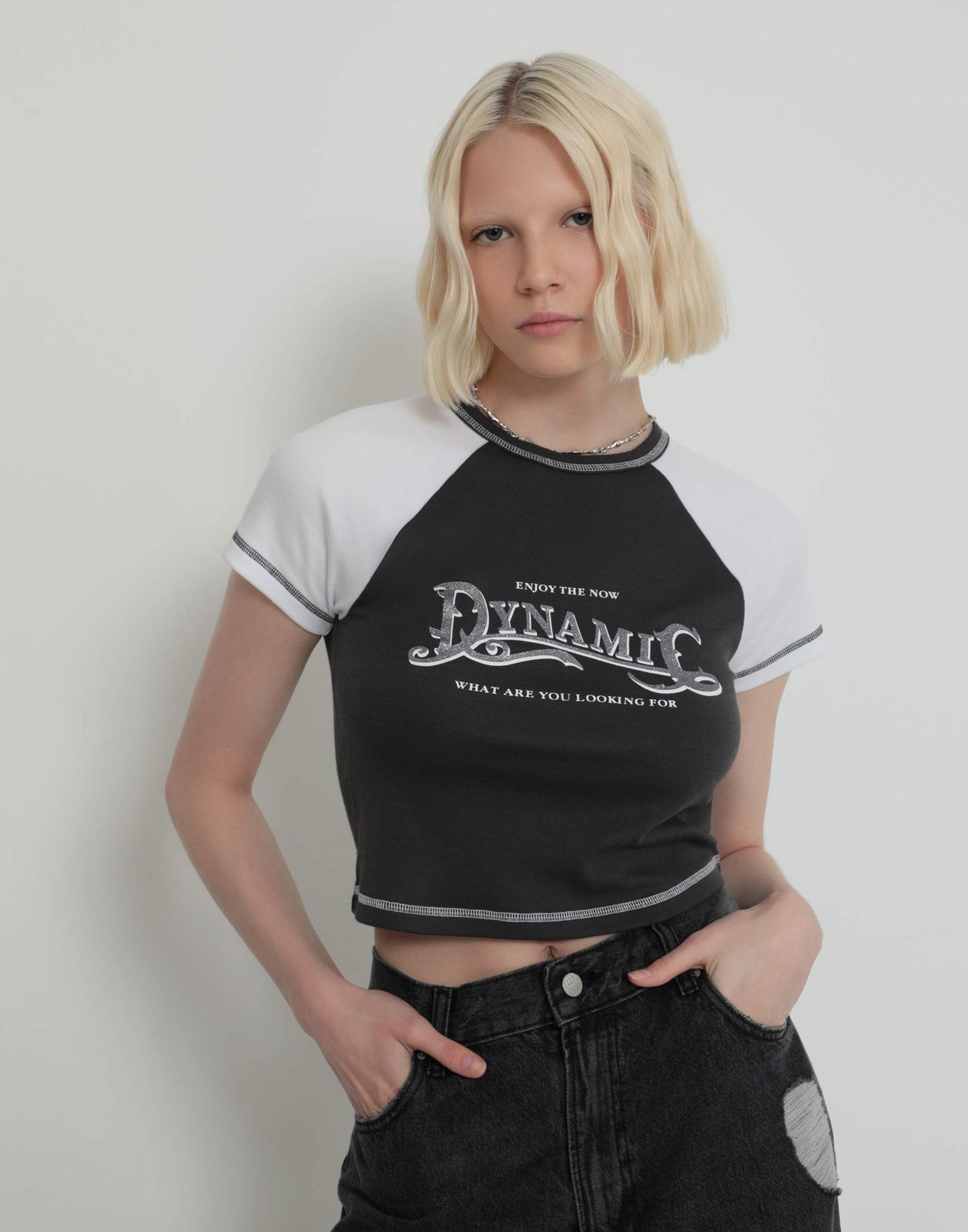 

Футболка для девочки Gloria Jeans GKT023987 серый/белый 18+/170, GKT023987