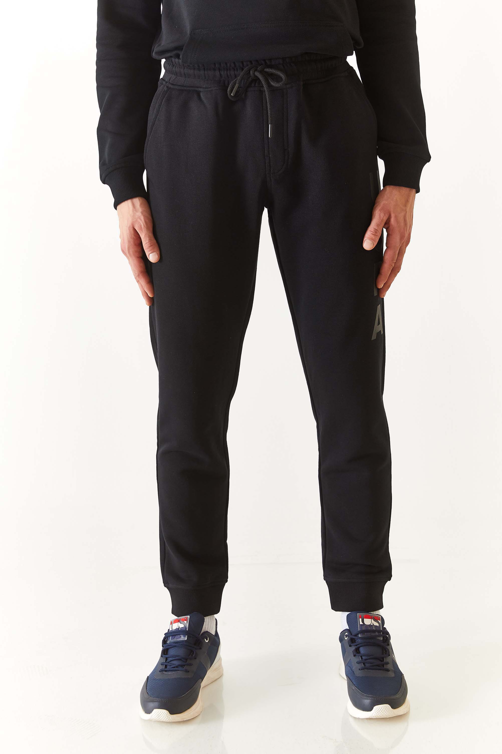 

Спортивные брюки мужские U.S. POLO Assn. G081SZ0OP0HEROS черные L, Черный, G081SZ0OP0HEROS