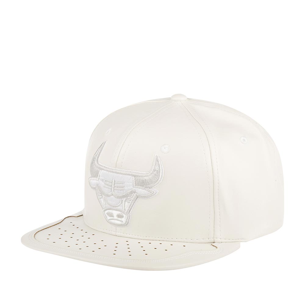 Бейсболка унисекс Mitchell & Ness 6HSSMM19224-CBUWHIT Chicago Bulls NBA белая, one size