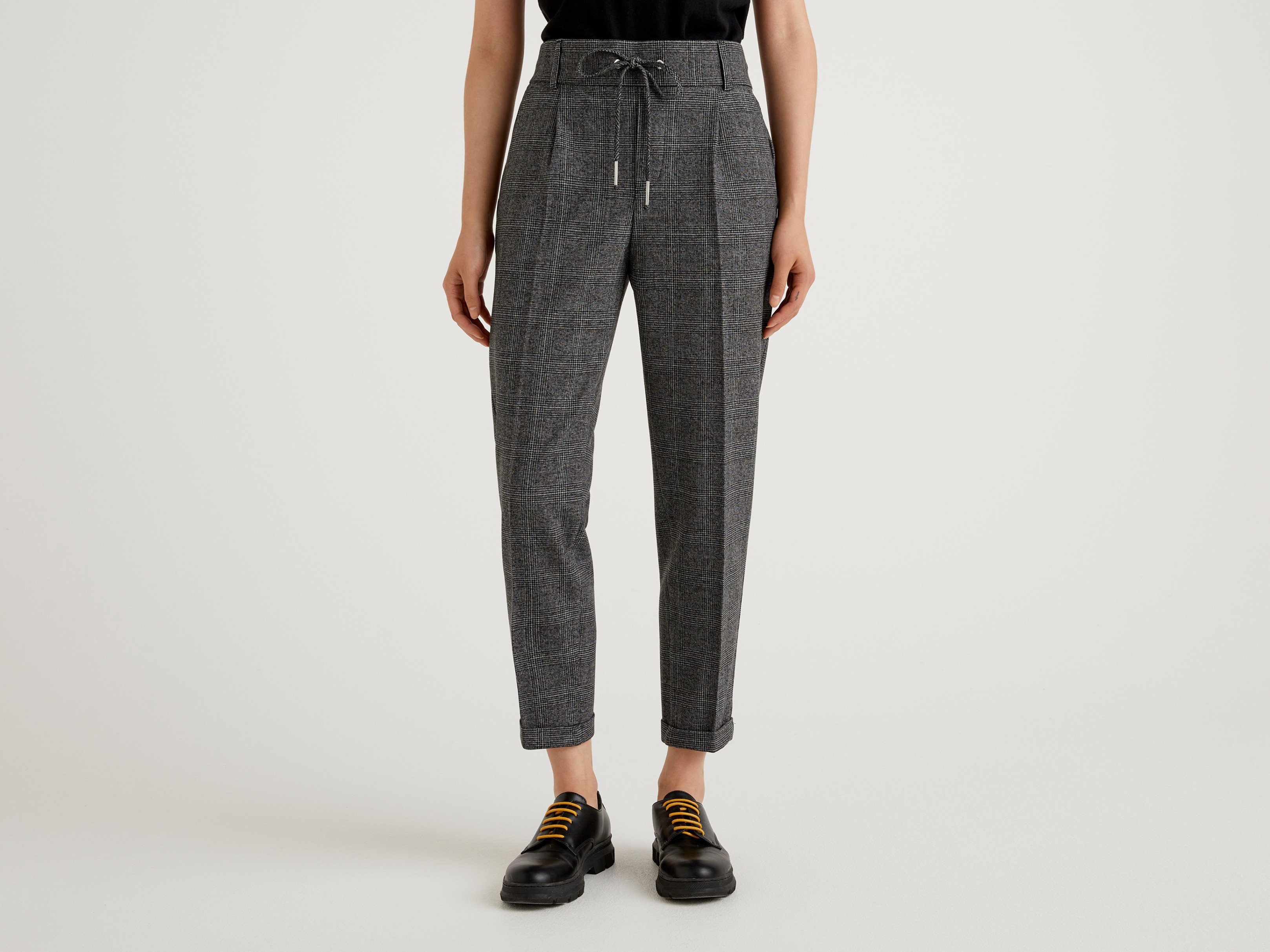 

Брюки женские United Colors of Benetton 21A_4TUJDF003 разноцветные XL, 21A_4TUJDF003