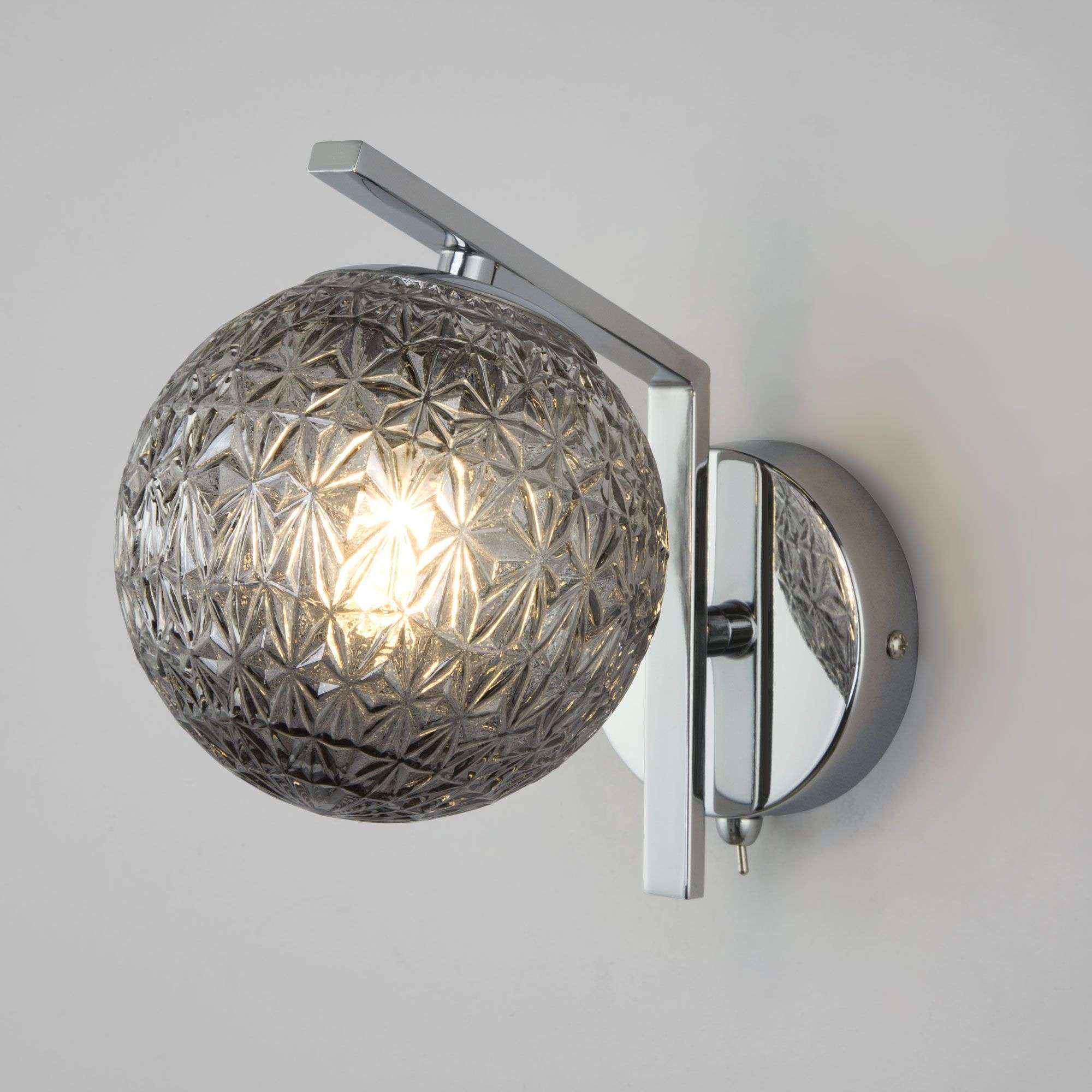 Бра Eurosvet со стеклянным плафоном 70132/1 хром