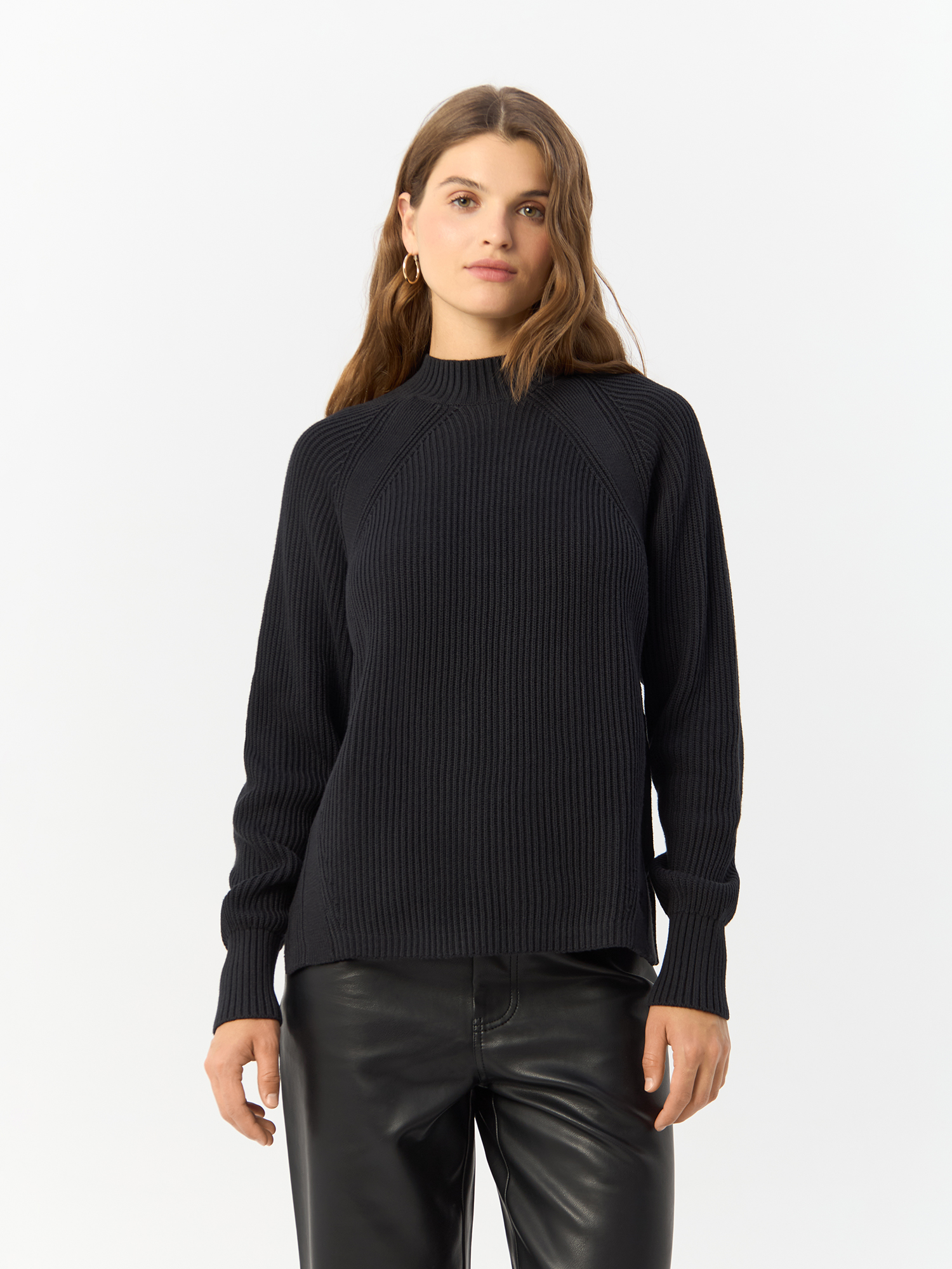 Свитер Calvin Klein Jeans для женщин чёрный-BEH размер XS J20J223614 14390₽