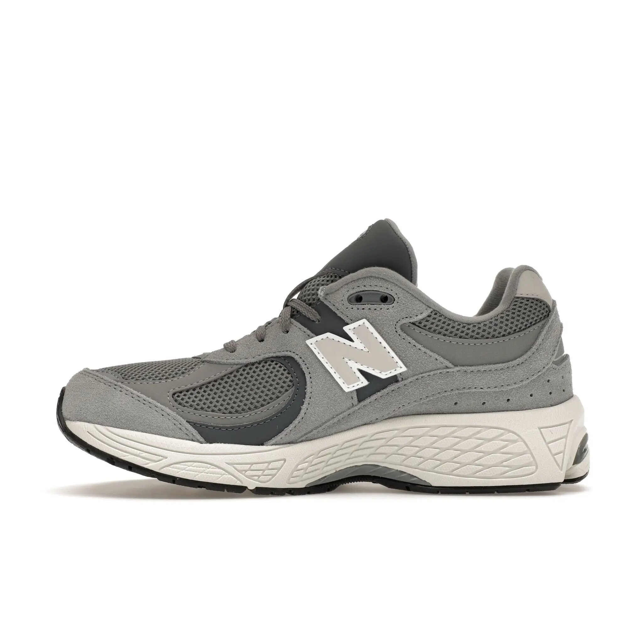 

Кроссовки унисекс New Balance GC2002ST-40 серые 40 EU, Серый, GC2002ST-40
