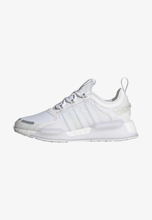 

Кроссовки женские Adidas Originals Nmd V3 белые 36 EU (доставка из-за рубежа), Белый, Nmd V3