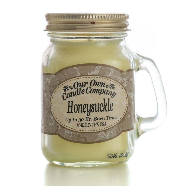 Свеча большая в стеклянной банке Our Own Candle Company Жимолость Honeysuckle