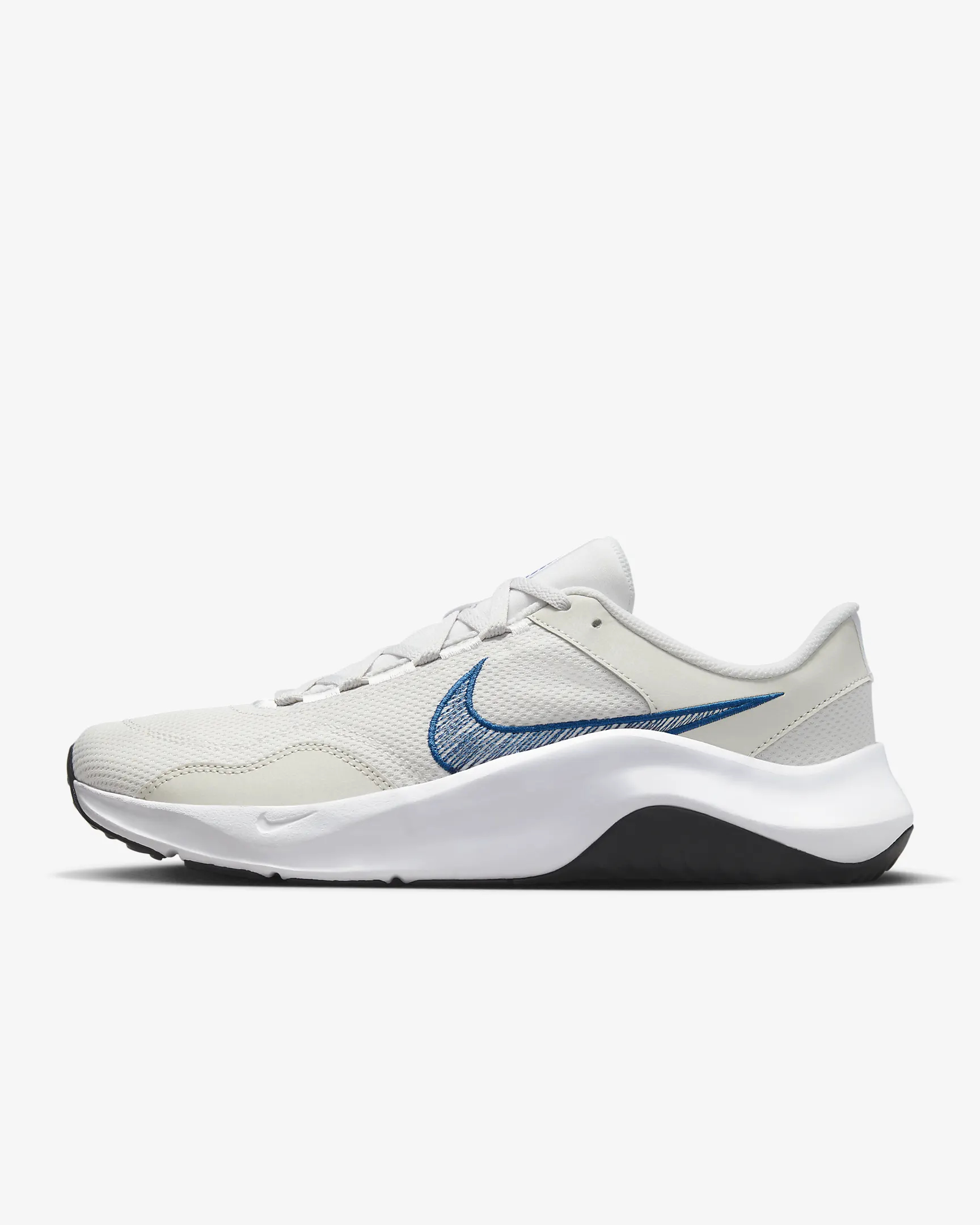 

Кроссовки мужские Nike Legend Essential 3 Next Nature DM1120-013 белые 9.5 US, Белый, Legend Essential 3 Next Nature