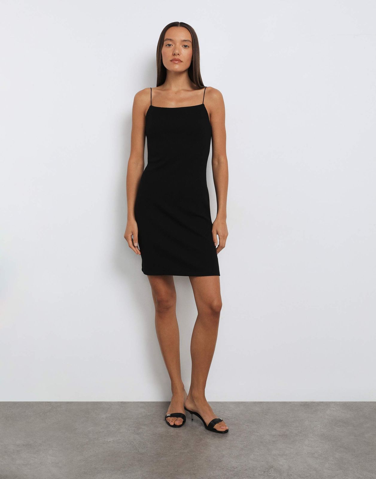 

Платье женское Gloria Jeans GDR029079 черный XXS/158, GDR029079