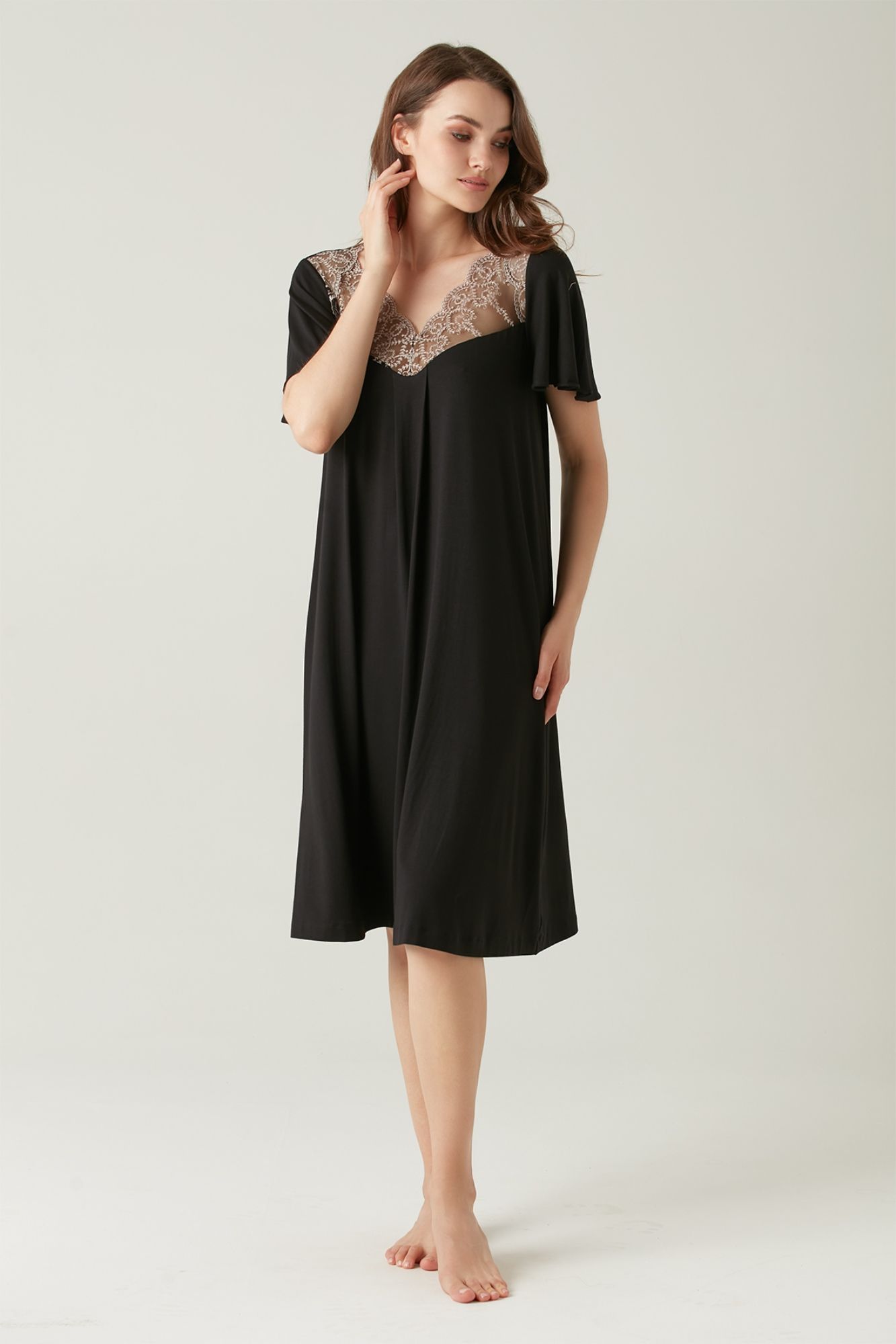 

Ночная сорочка женская Laete 51925L черная 3XL, 51925L