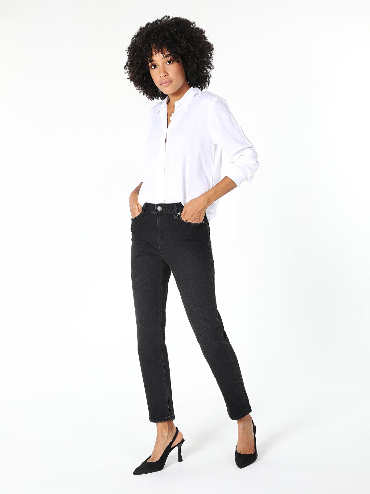 

Джинсы женские Colins CL1061414_Q1.V1 черные 30-32 INT, CL1061414_Q1.V1