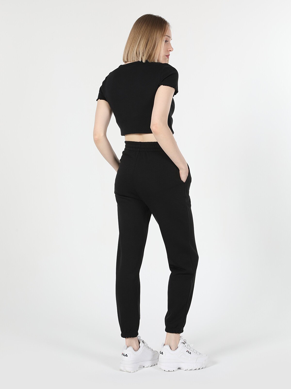

Спортивные брюки женские Colins CL1060308_Q1.V1 черные M, CL1060308_Q1.V1
