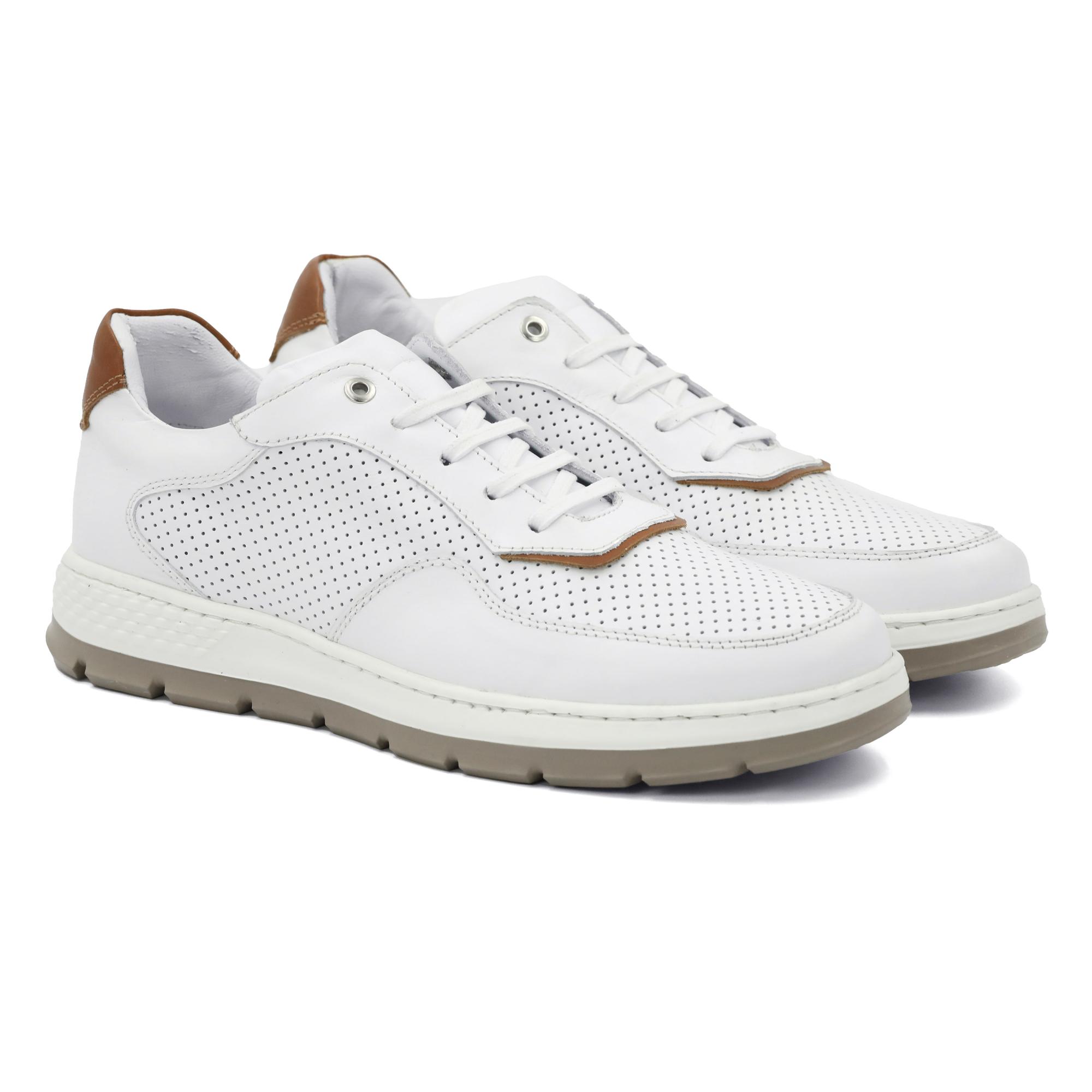 

Кроссовки мужские Clarks 22207091 белые 41 EU, Белый, 22207091