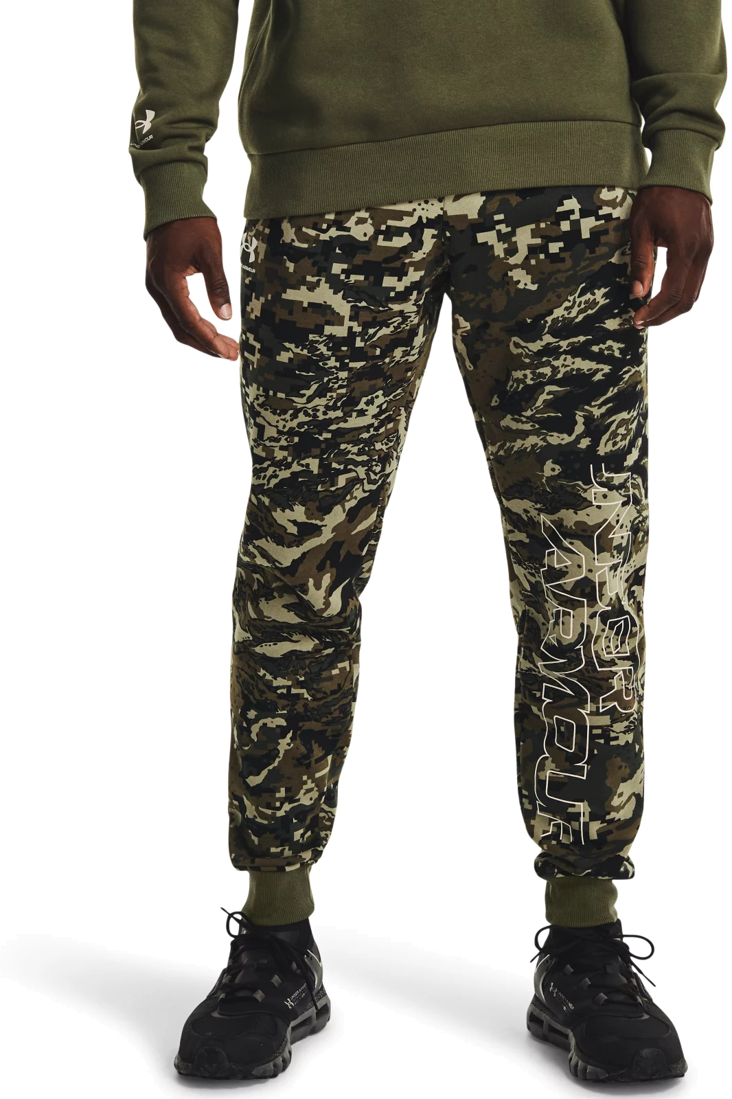 

Спортивные брюки мужские Under Armour 1366313-390 зеленые MD, 1366313-390