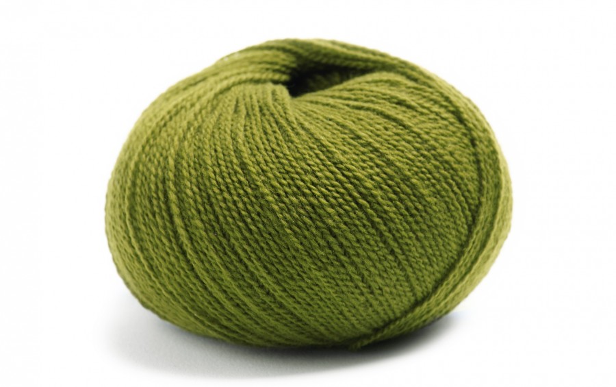 

Пряжа для вязания Lamana Milano 66, kiwi, 90% шерсть мериноса сверхтонкая, 10% кашемир, Хаки, Milano