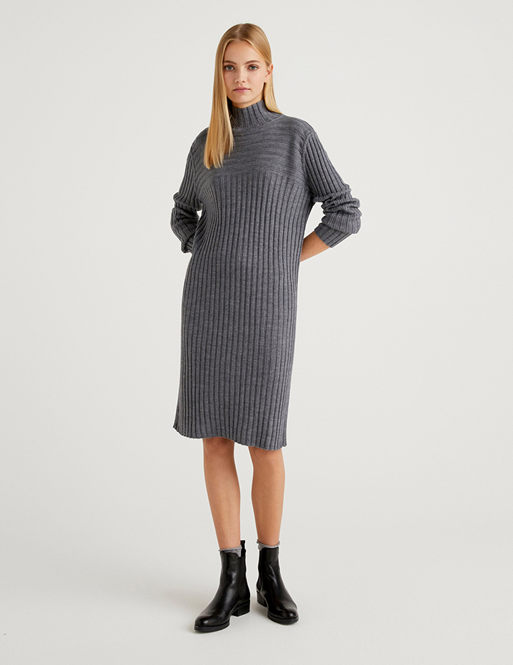 

Платье женское United Colors of Benetton 21A_122NDV002 серое 46, 21A_122NDV002