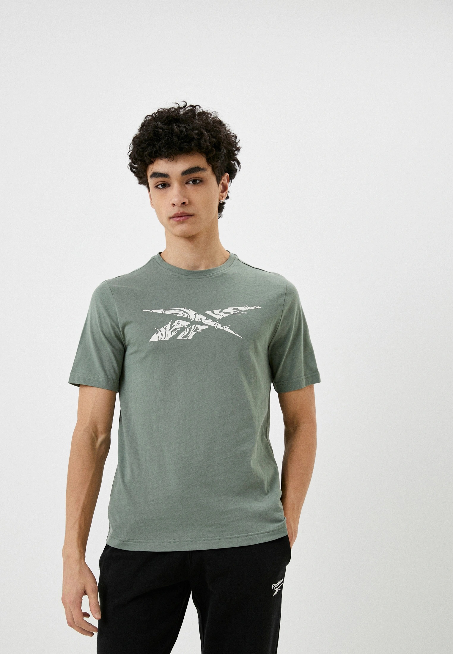

Футболка мужская Reebok HZ9737 зеленая L, HZ9737