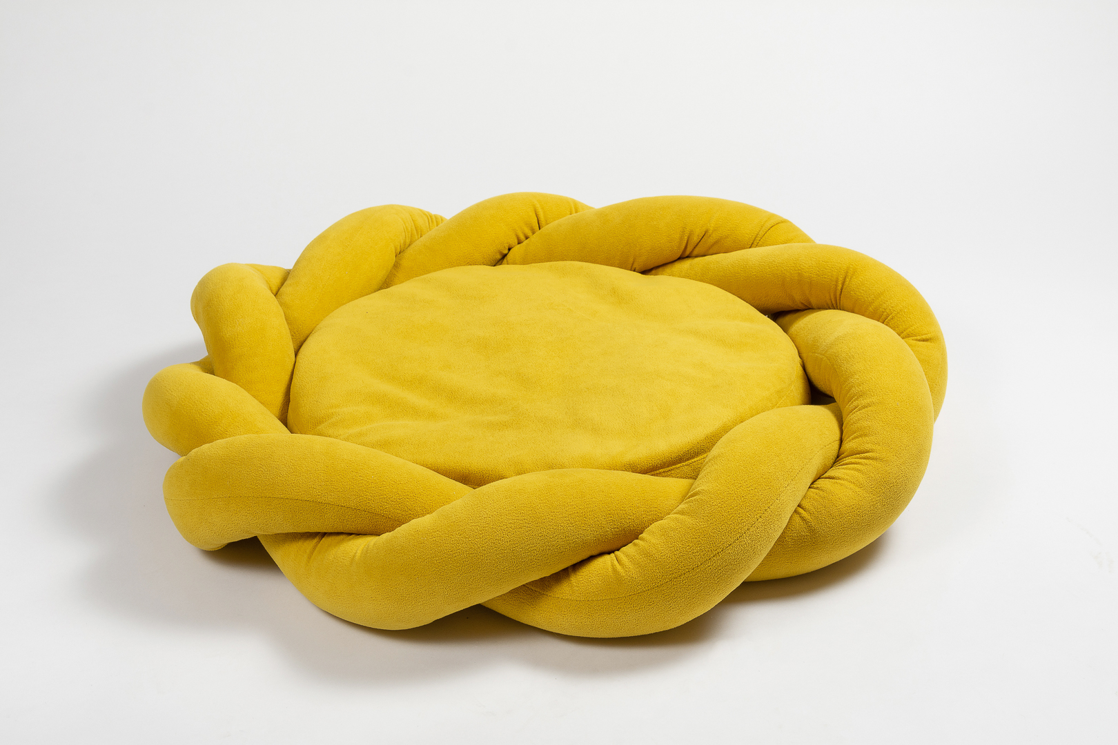 

Лежанка для собак Bumbaboo велюр 60x60x30см желтый, S