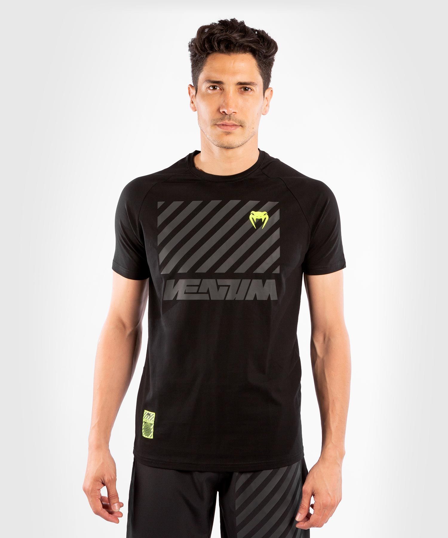 

Футболка мужская Venum VENUM-04256-001 черная XL, Черный, VENUM-04256-001