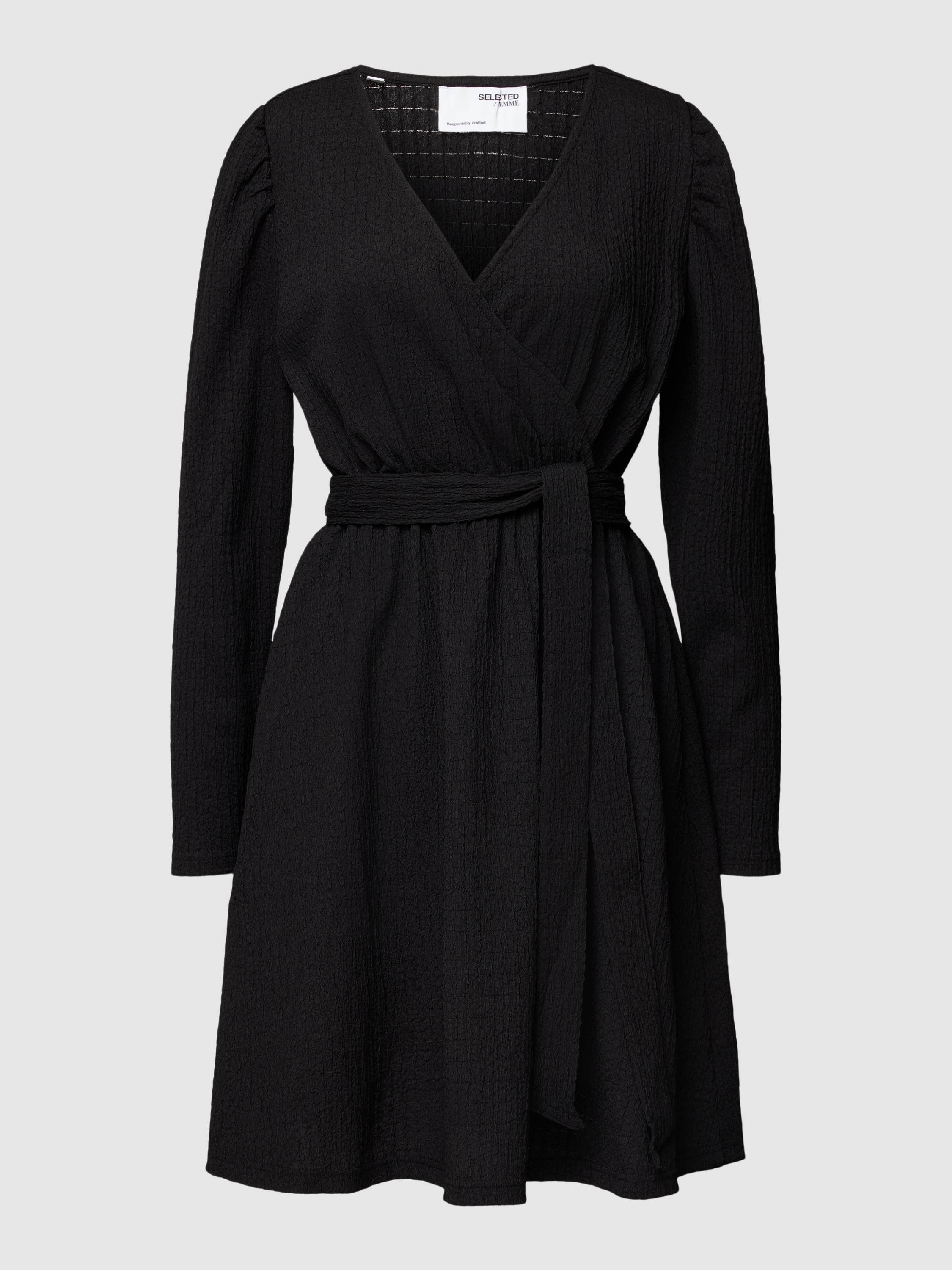 

Платье женское Selected Femme 1890381 черное L (доставка из-за рубежа), Черный, 1890381