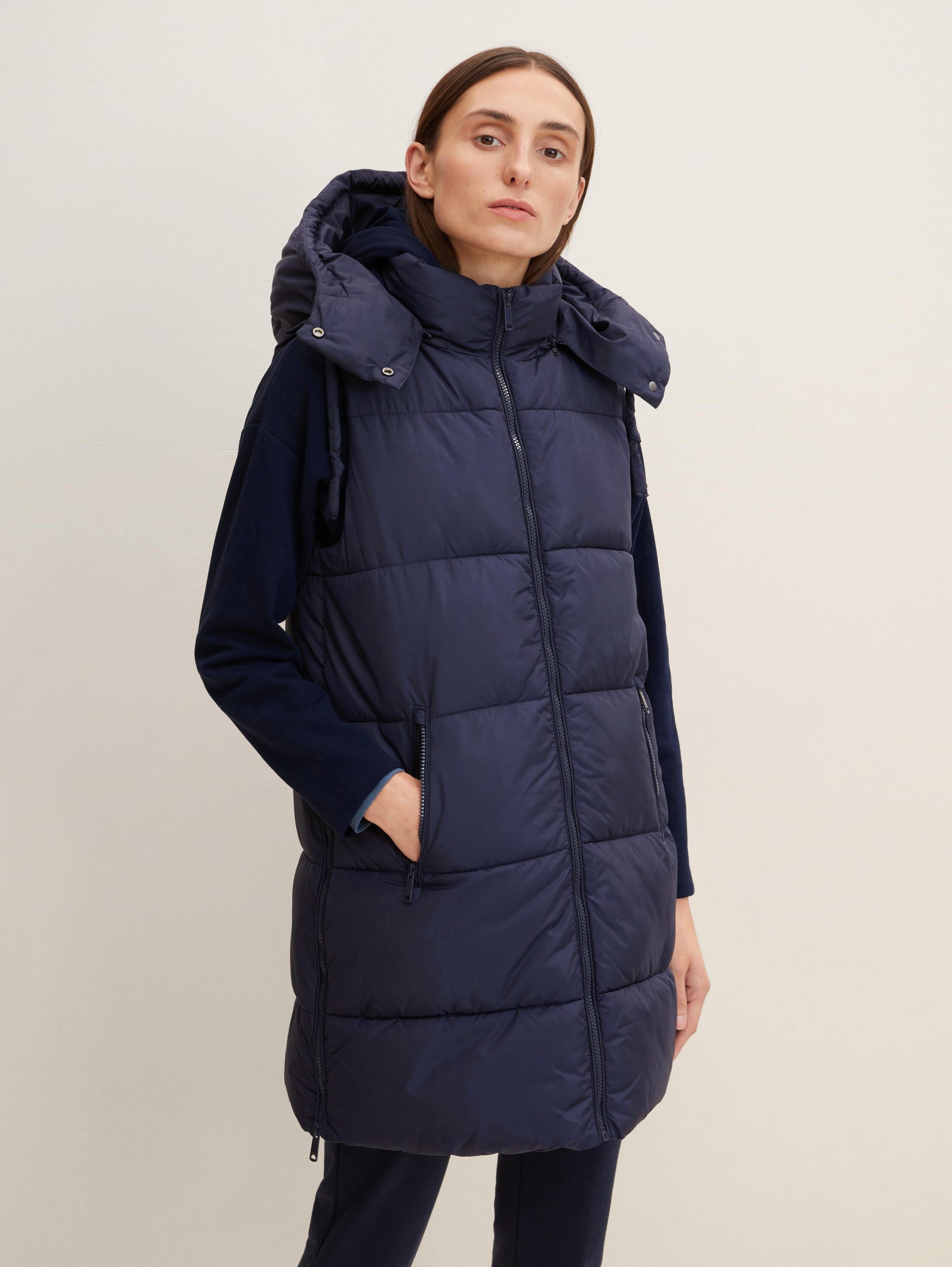 

1033669-30025 long modern vest, 1033669