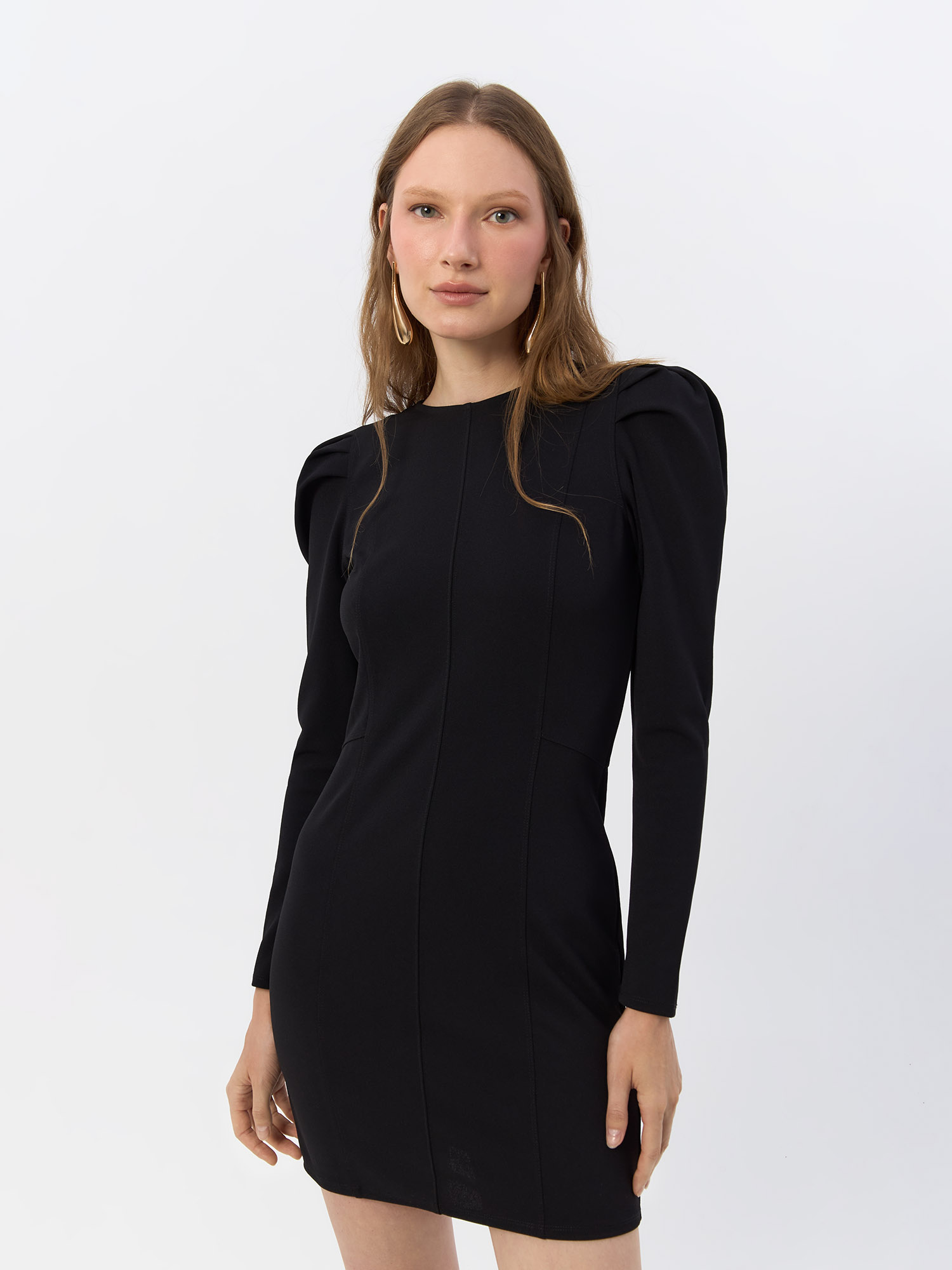

Платье женское H&M 924631 черное 44 EU, Черный, 924631