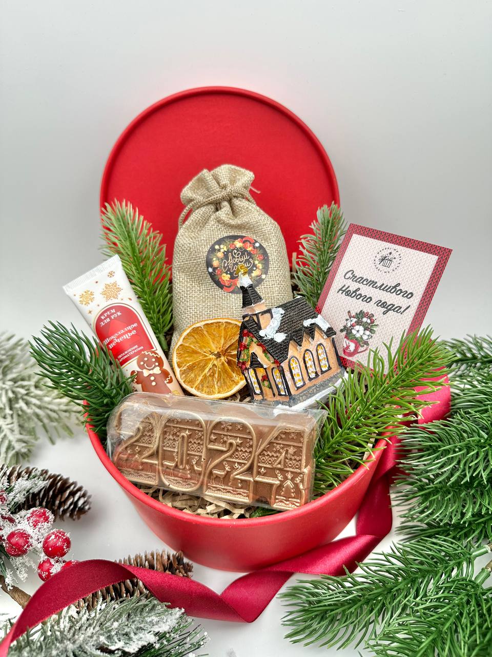 Подарочный набор Wonder me box на Новый год со светящимся домиком