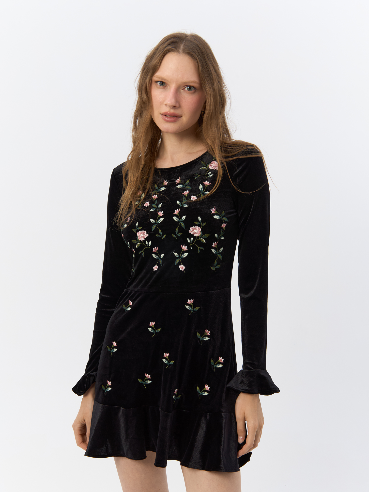 

Платье женское H&M 943919 черное 38 EU, Черный, 943919