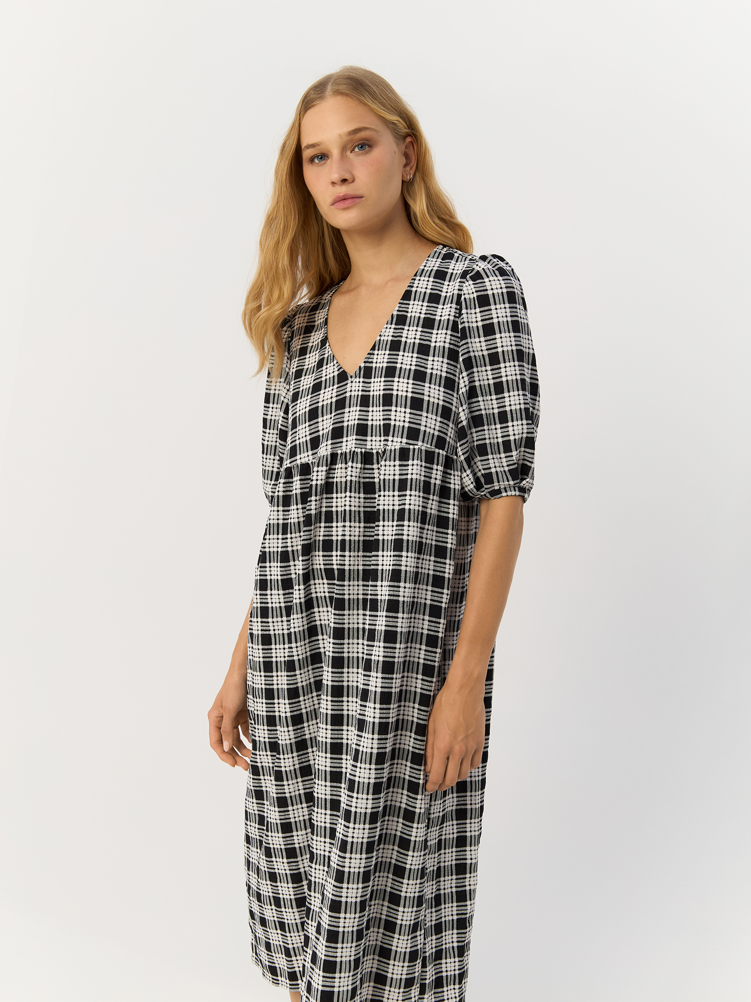 

Платье женское H&M 971329 черное 40 EU, Черный, 971329