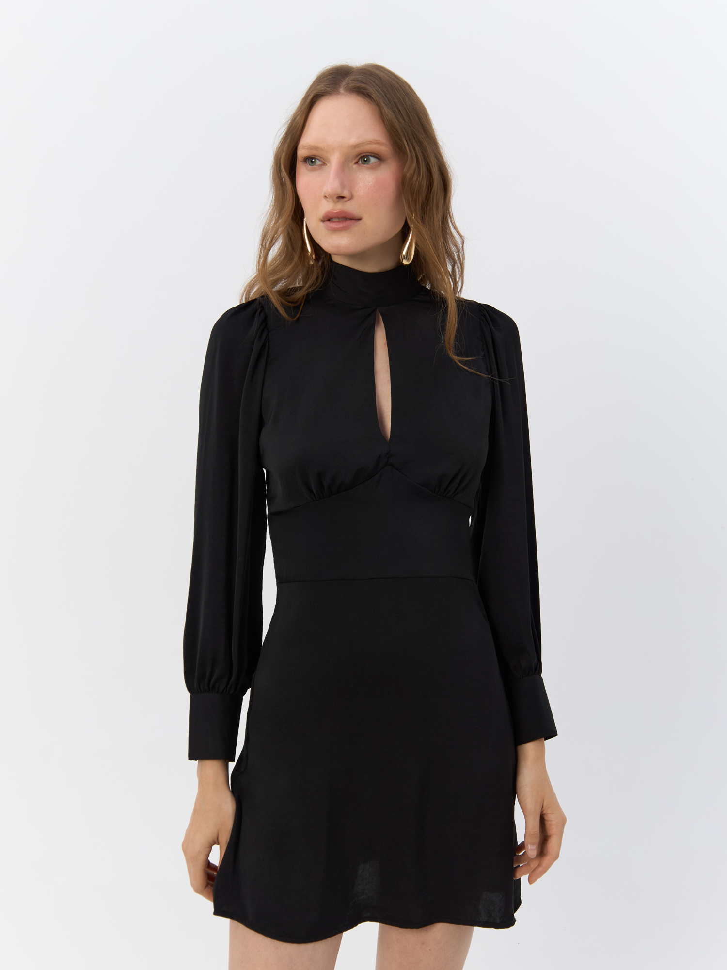 

Платье женское H&M 920260001 черное 40 EU, Черный, 920260