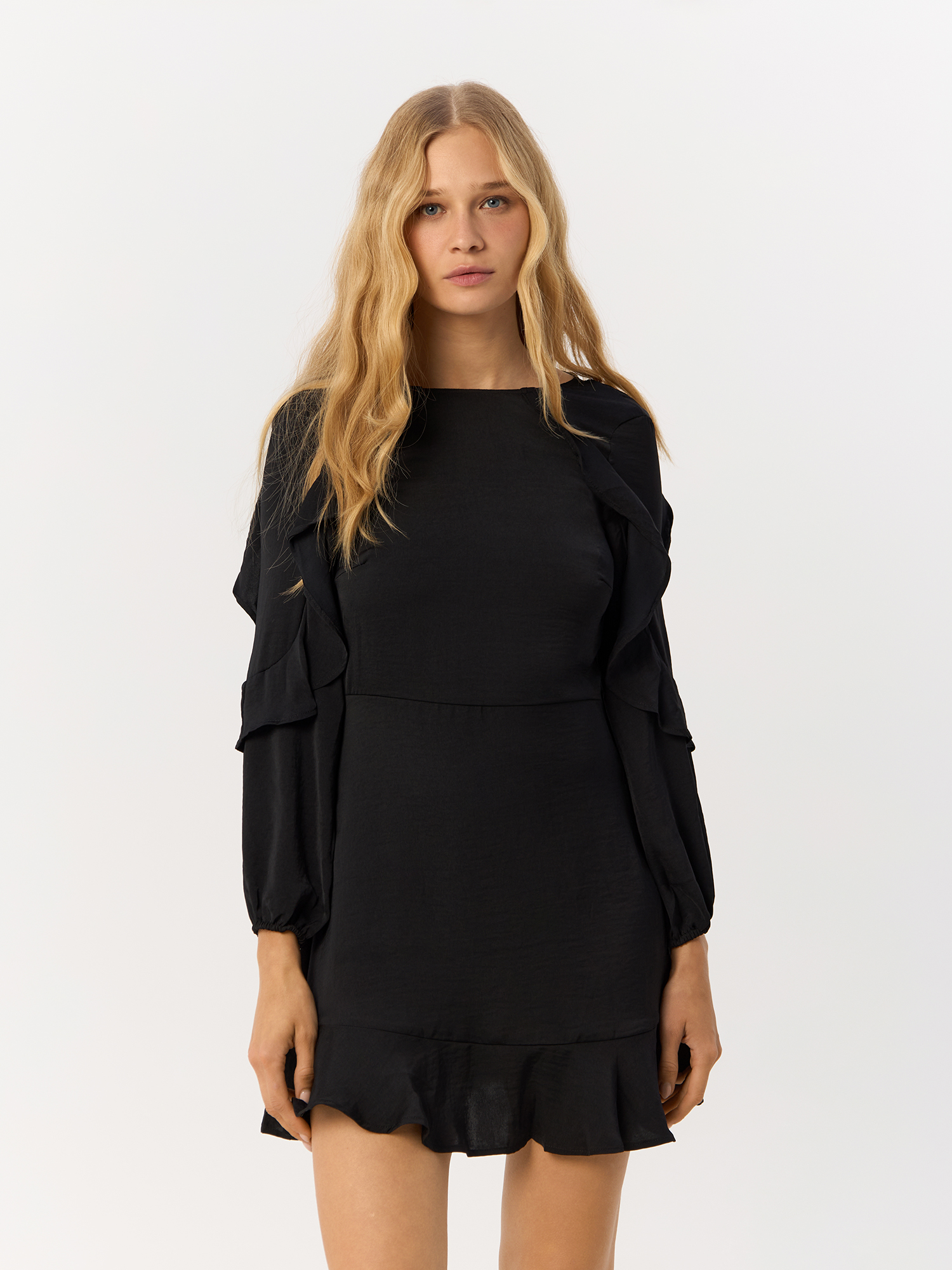 

Платье женское H&M 903735002 черное 40 EU, Черный, 903735
