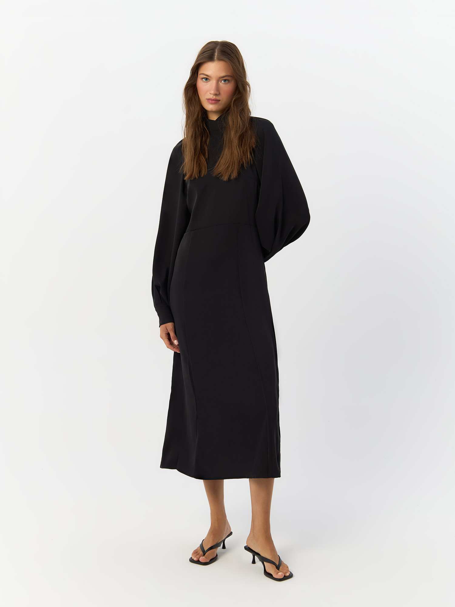 

Платье женское H&M 921761001 черное 38 EU, Черный, 921761