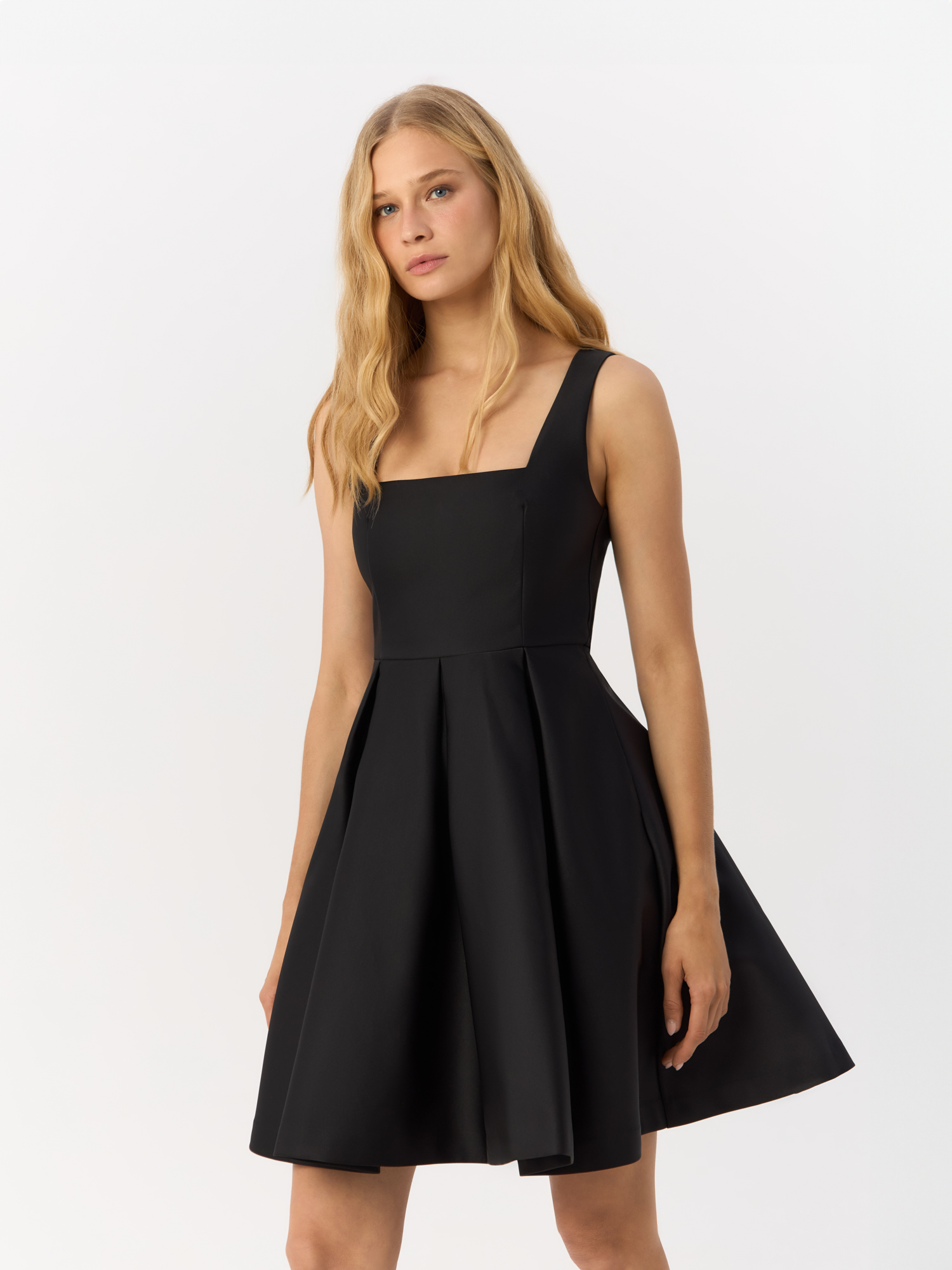 

Платье женское H&M 823741001 черное 34 EU, Черный, 823741
