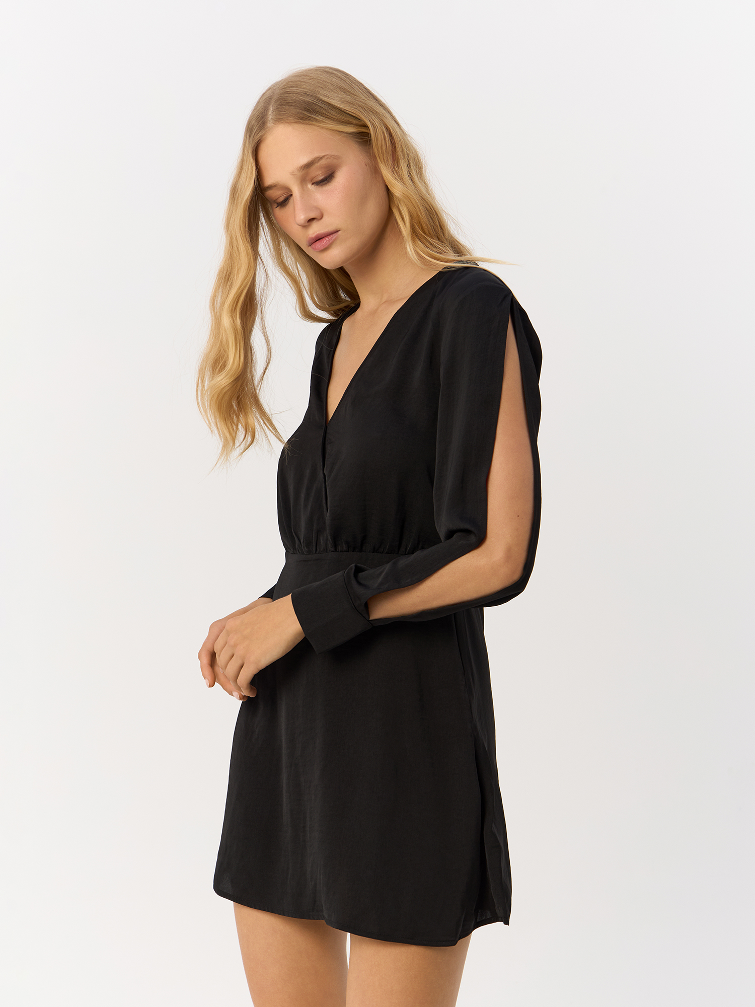 

Платье женское H&M 639511001 черное 38 EU, Черный, 639511
