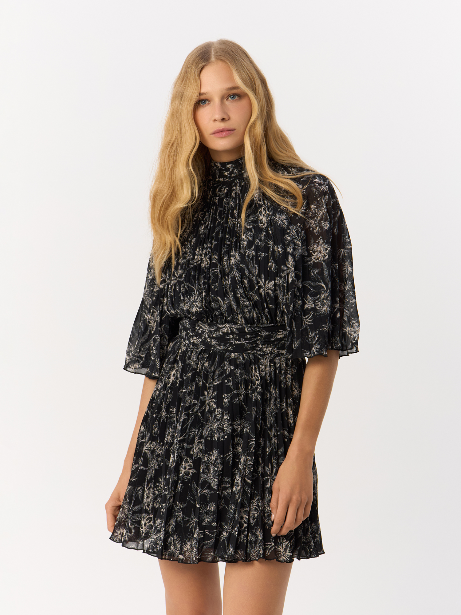 

Платье женское H&M 914733001 черное 40 EU, Черный, 914733