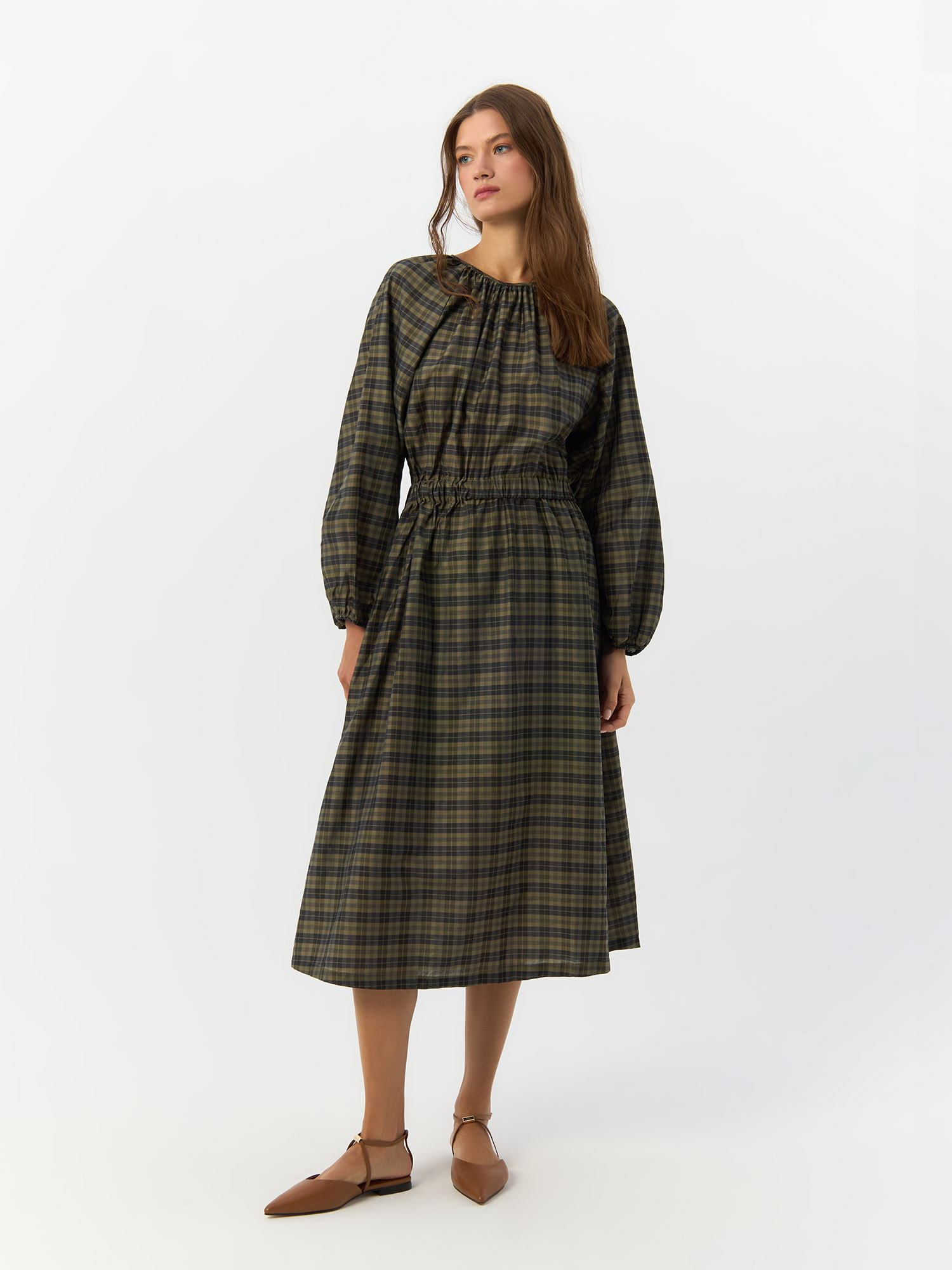 

Платье женское H&M 922455 хаки 40 EU, 922455