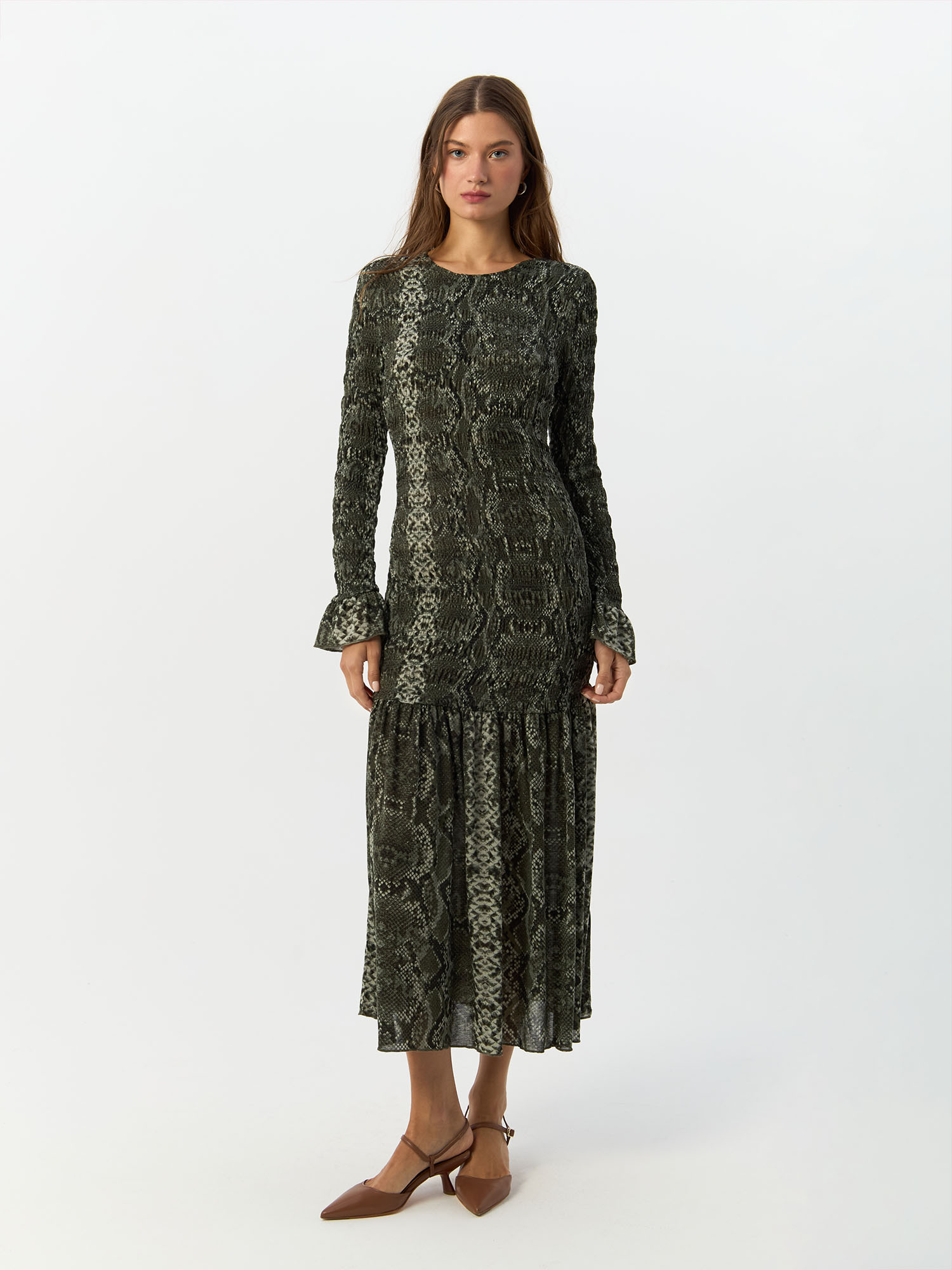 

Платье женское H&M 819137 хаки 40 EU, 819137