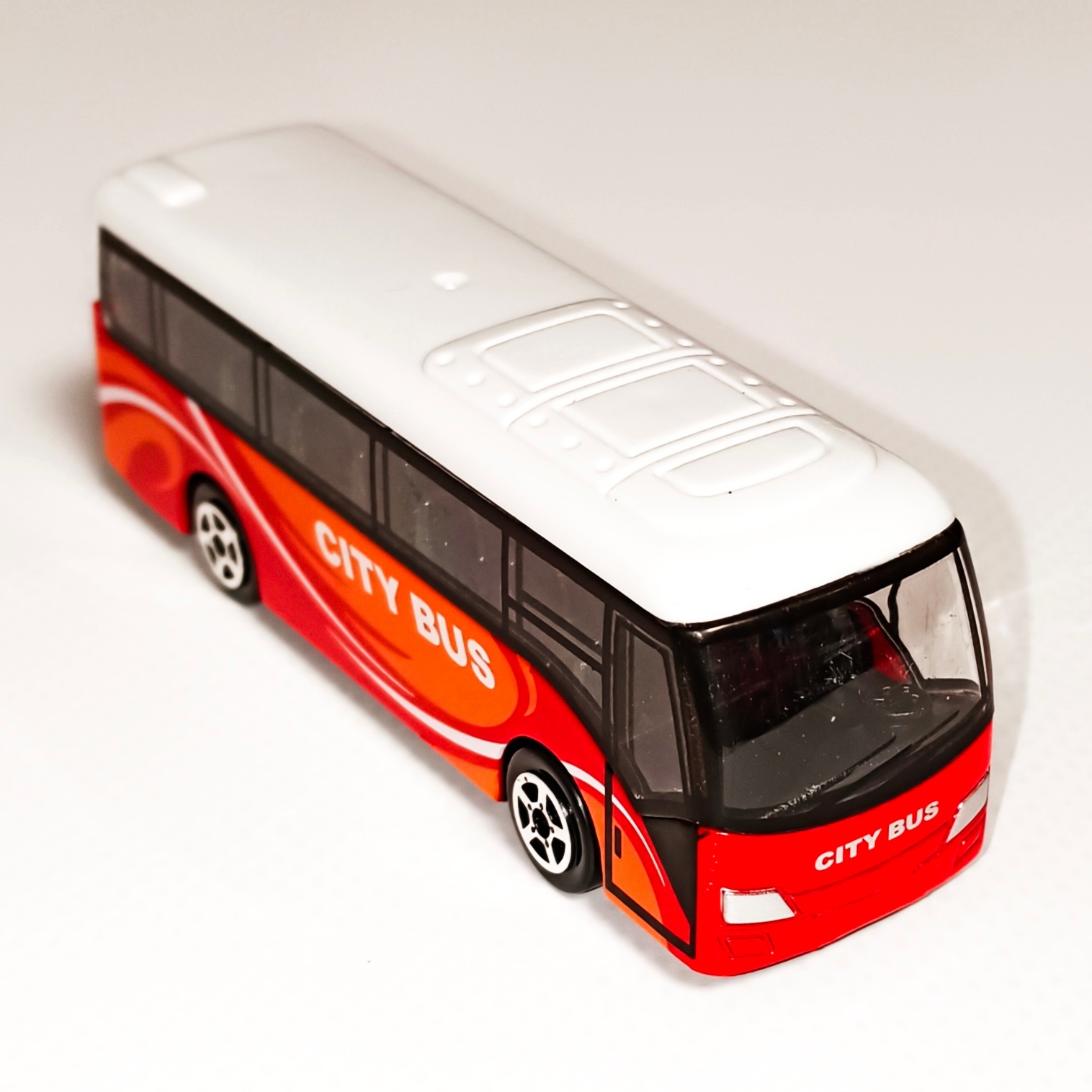 Игрушечный автобус 1000toys красной расцветки метало пластик
