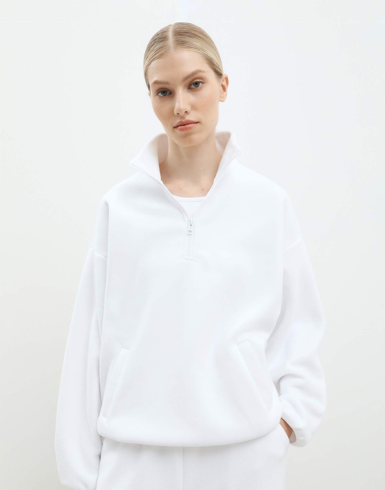 

Свитшот женский Gloria Jeans GAC023376 молочный XS/164, Белый, GAC023376
