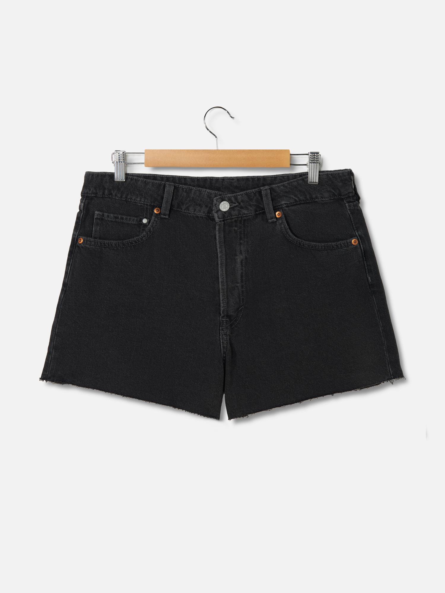 Джинсовые шорты женские HM 926148003 черные 44 EU 894₽