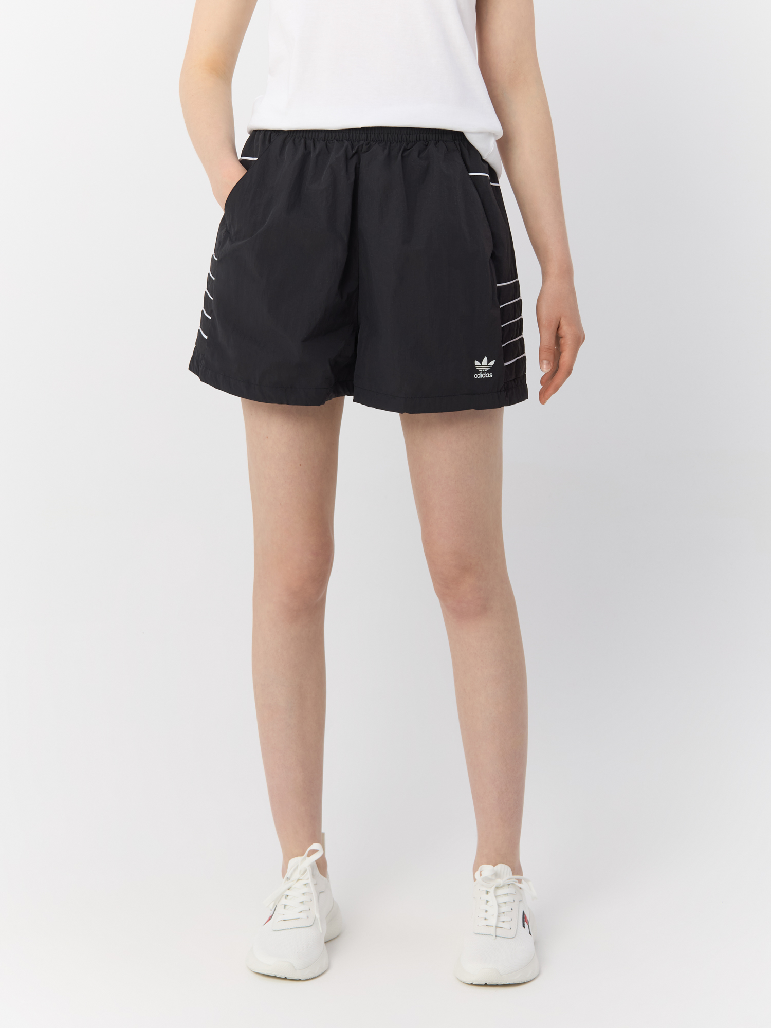 

Cпортивные шорты женские Adidas GD2423 черные 36, Черный, GD2423