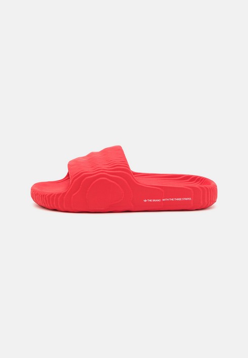 Сланцы мужские Adidas Originals Adilette 22 Unisex красные 51 EU (доставка из-за рубежа)