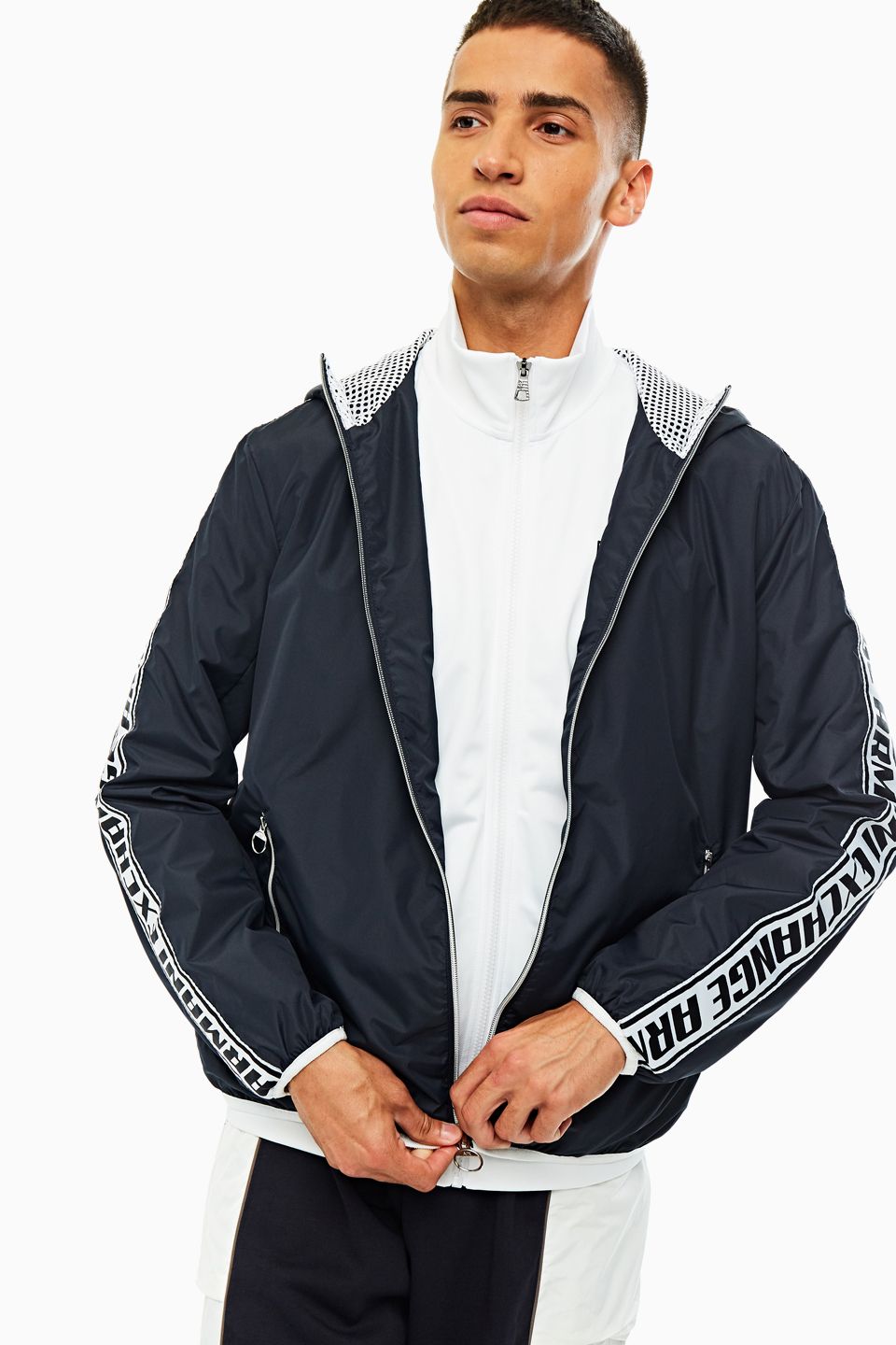 

Ветровка мужская Armani Exchange 3HZB22 ZNBBZ синяя S, Синий, 3HZB22 ZNBBZ