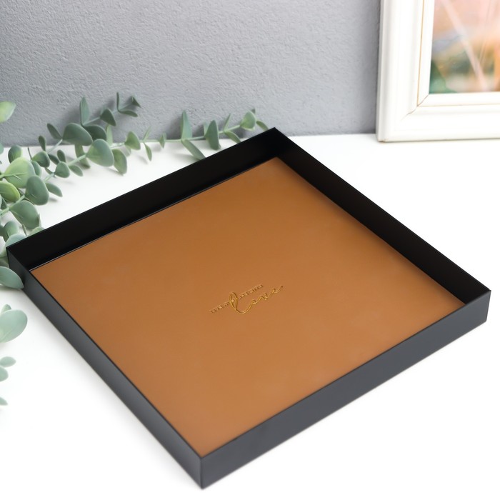 

Подставка для мелочей металл, иск.кожа "Квадрат" чёрно-бежевая 20,5х20,5х2,5 см